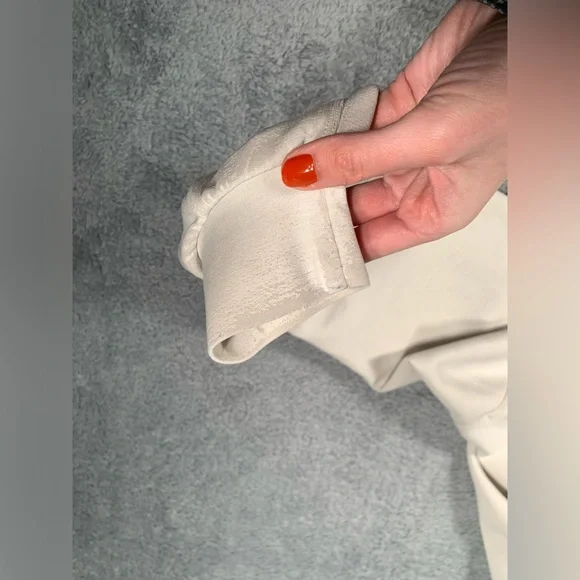 Lululemon Cream Crewneck Sweatshirt - Picture 13 of 14